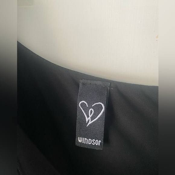 Windsor Black One Shoulder Formal Dress. Size 6 - Picture 4 of 6